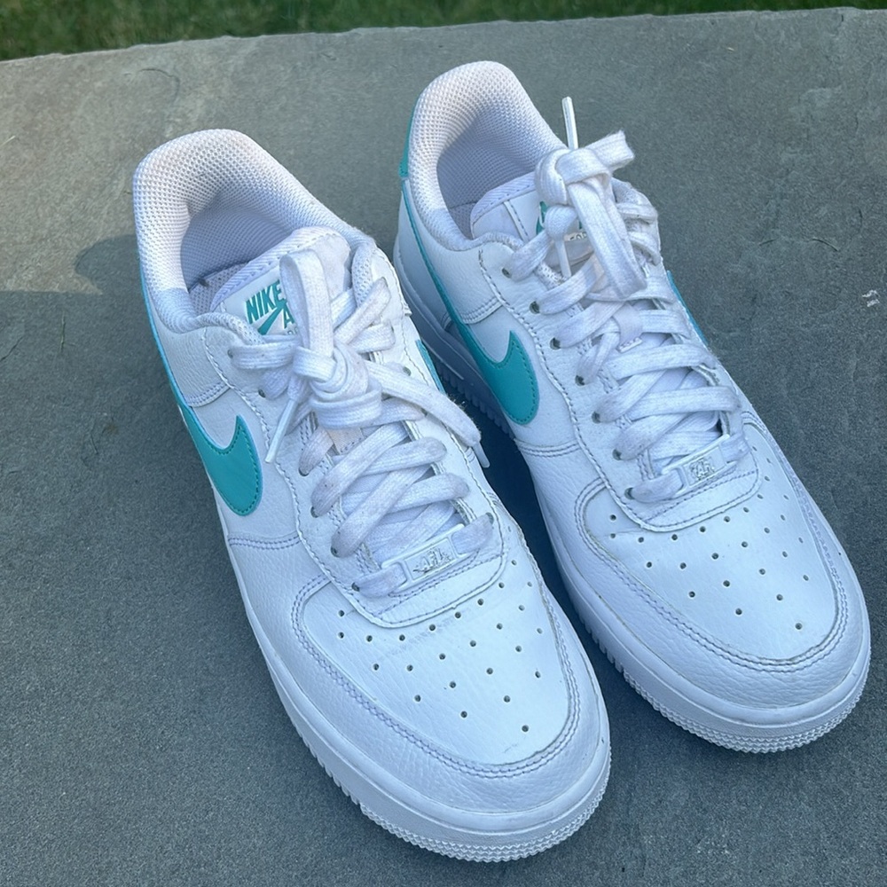Air Force Ones - Women’s 7.5